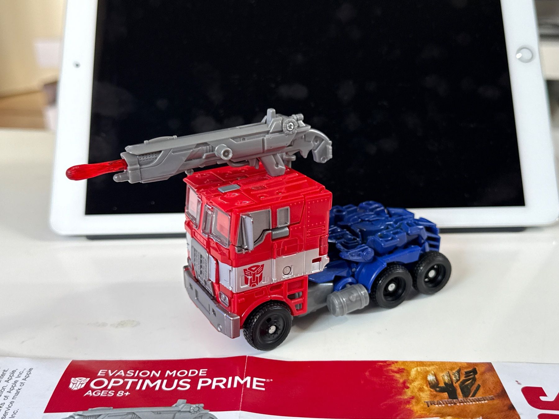 Hasbro Statuette: Transformers Evasion Mode Optimus Prime Hasbro – Usato da Allschwil venduto da meeresperle 1