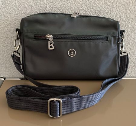 BOGNER Umhängetasche und Schlüsselanhänger