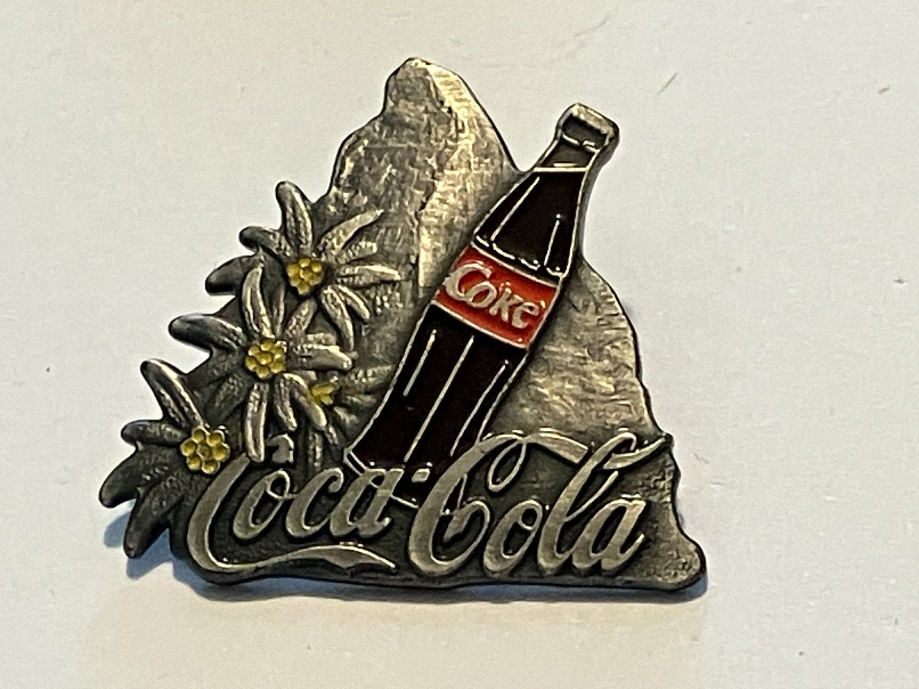 Placchette & Badge: 1 Pin Coca Cola – Usato da Basel venduto da djwwpp