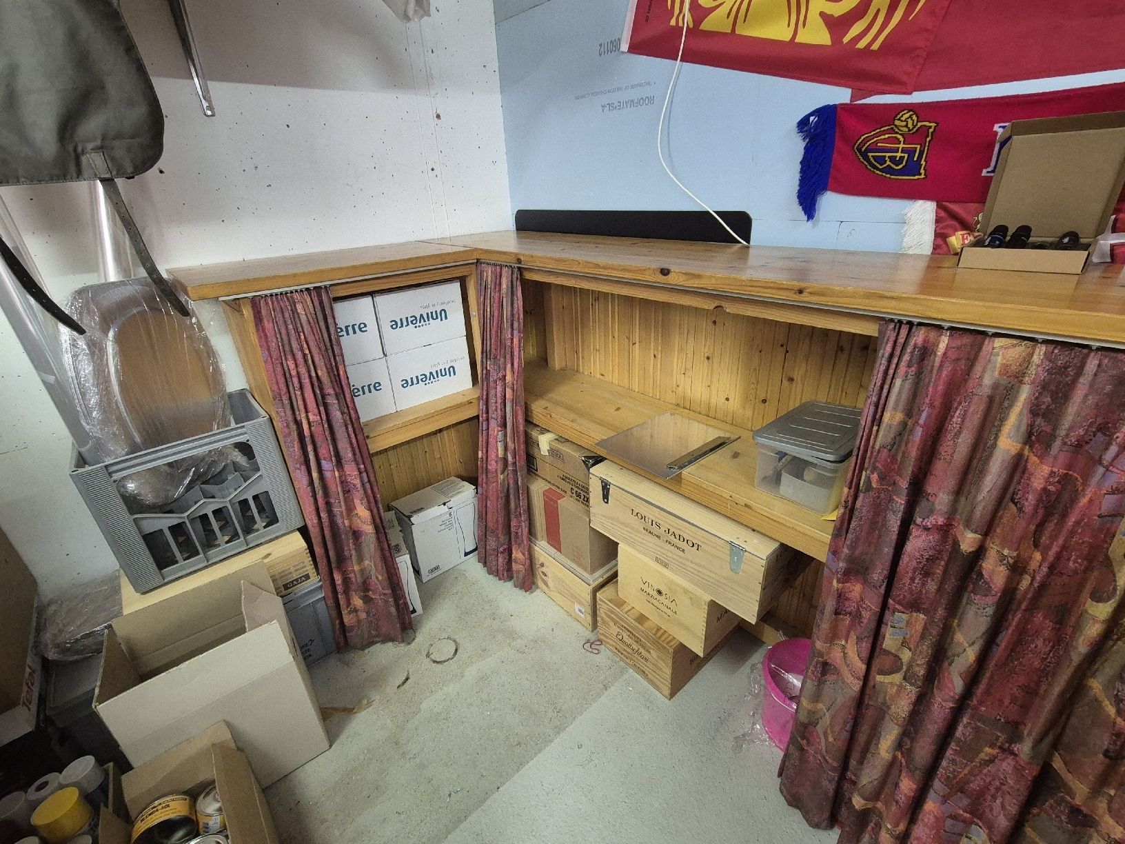 Allestimento di negozi e stand fieristici: Bartheke  B:245xT:101xH:113cm – Usato da Bowil venduto da Basima 2