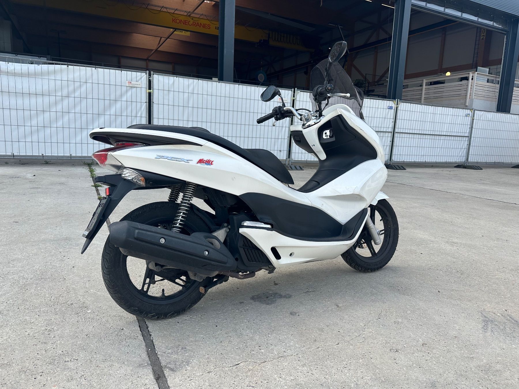 Honda Scooters: honda PCX 125 mit Gebrauchsspuren. – Gebraucht aus Affeltrangen von AutoZentrumAG 1