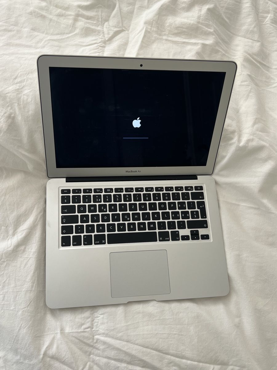 Apple Notebook: Mac Air – Usato da Zürich venduto da hannah.liaaa 1