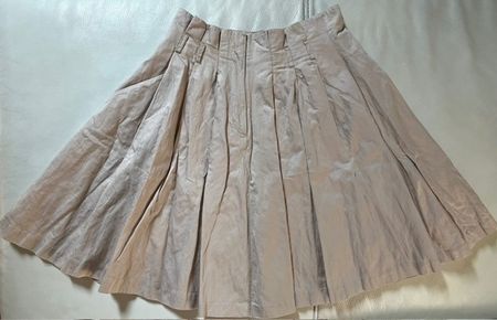 Knielanger Falten-Rock hellbraun/beige von ZARA