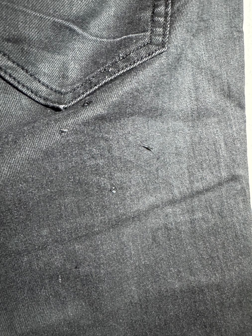 H&M Jeans: Schwarze Jeans von H&M Gr. 29/32 – Usato da Grosswangen venduto da SALE_SALE_SALE 8