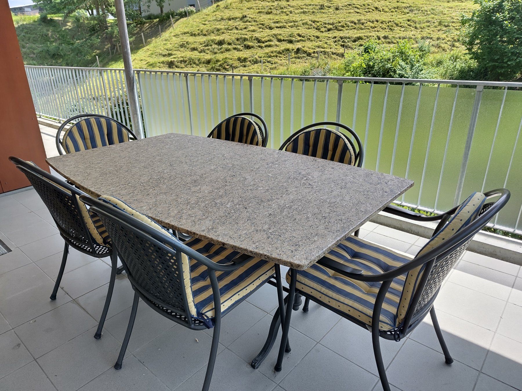 Hunn Tische: Gartentisch Granit, komplett mit 6 Stühlen – Gebraucht aus Horw von mlo_mjm6 3