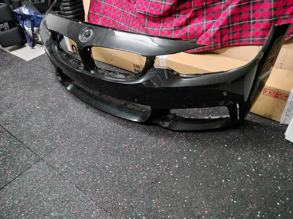 BMW Tutti pezzi di ricambio auto: Frontstossstange / Stossfänger BMW 4er – Usato da Muri b. Bern venduto da Ghd_Ebr4 2