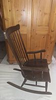 Chaise à bascule en bois