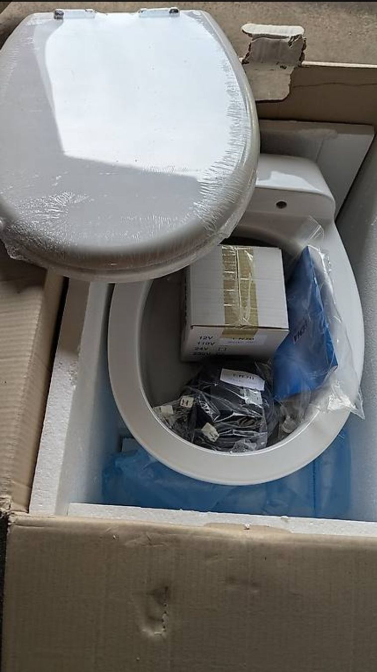 Boote: Tecma Toilette – Neu und originalverpackt aus Bern von Jabo008