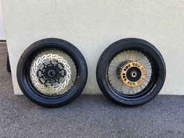cerchi motard 17 omologati. 
