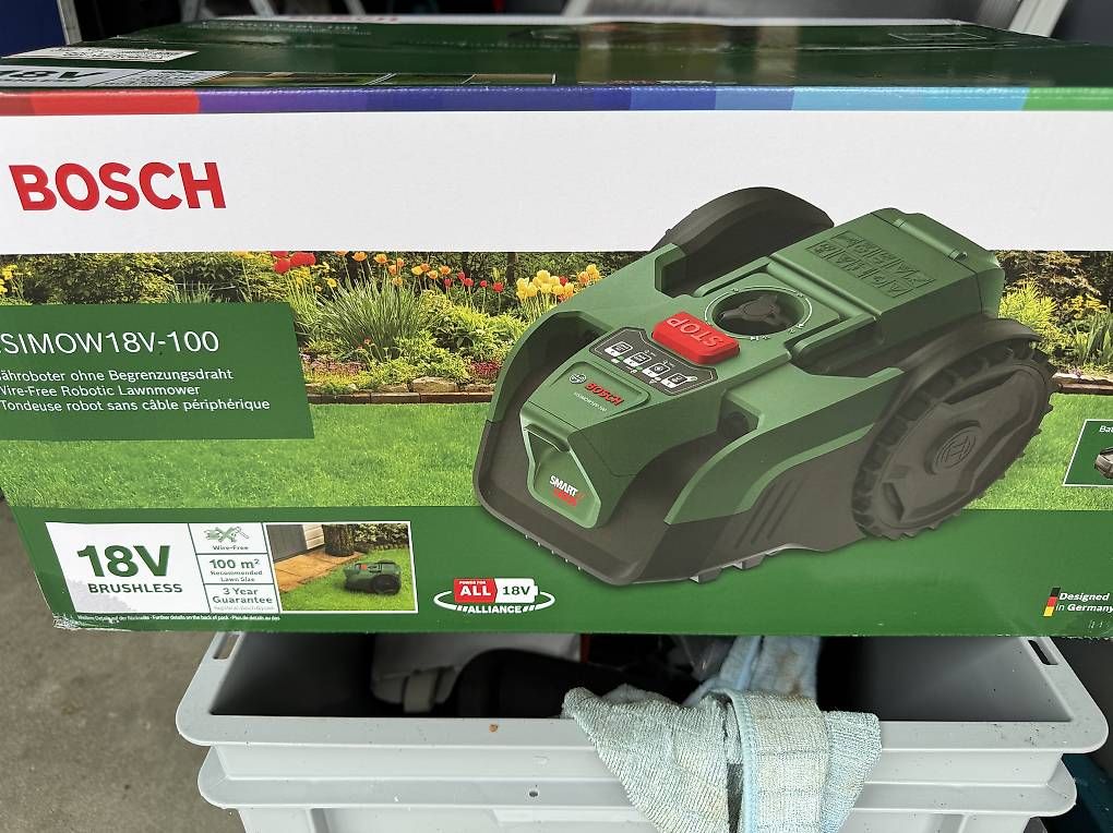 Tagliaerba: Bosch Rasenroboter VisiMow 18V-100  – Usato da Ebikon venduto da Bubich 1