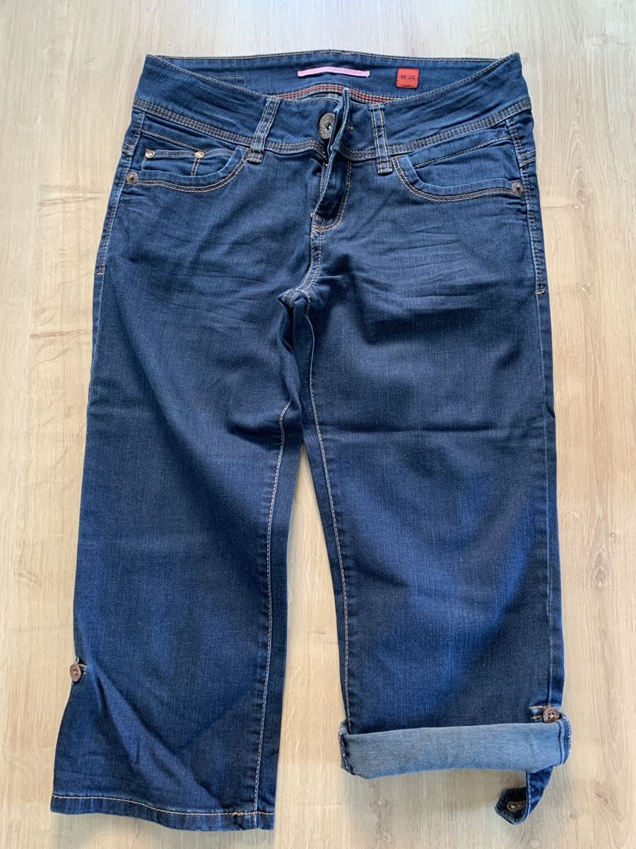 Jeans: Capri Jeans Gr. 34 – D'occasion à Wilen b. Wil par Huibuh