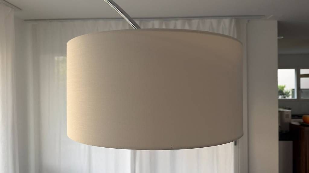 Lampes: Elegante Bogenlampe mit Marmorfuss – D'occasion à Düdingen par Emphilly 2