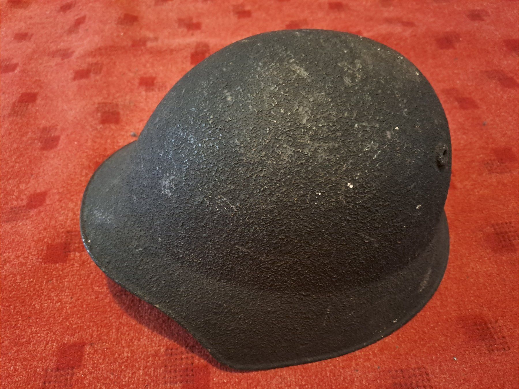 Schweizer Armee Uniformi: Stahlhelm Ordonanz 1918,  Schwarz mit Tarnüberzug – Usato da St.Gallen venduto da Infanteriewerk 2