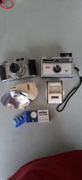 2 Fotokameras und diverse Vintage Zubehör
