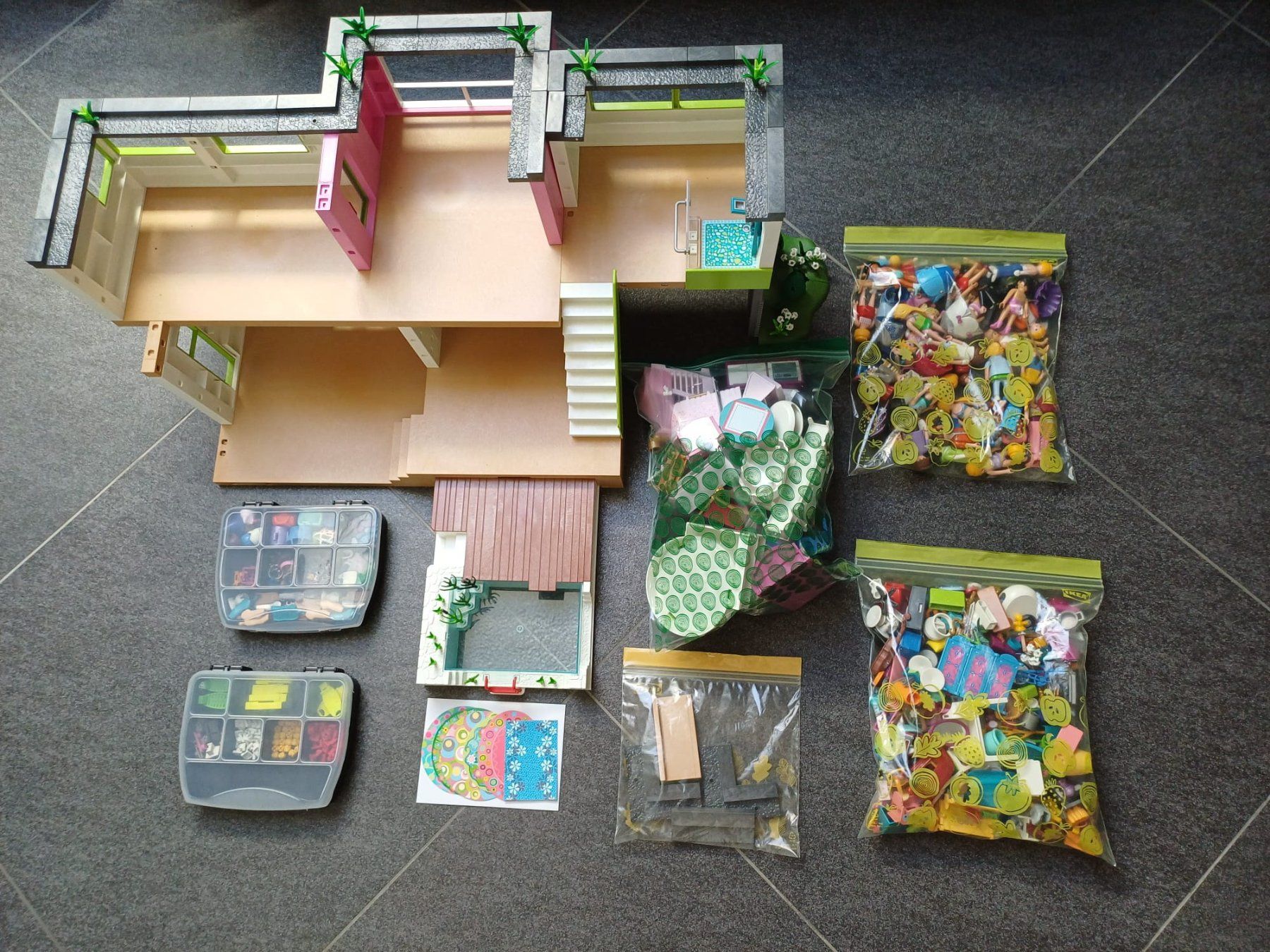Playmobil Giocattoli: Playmobil moderne Luxusvilla mit Pool – Usato da Rothrist venduto da babs_1981 8