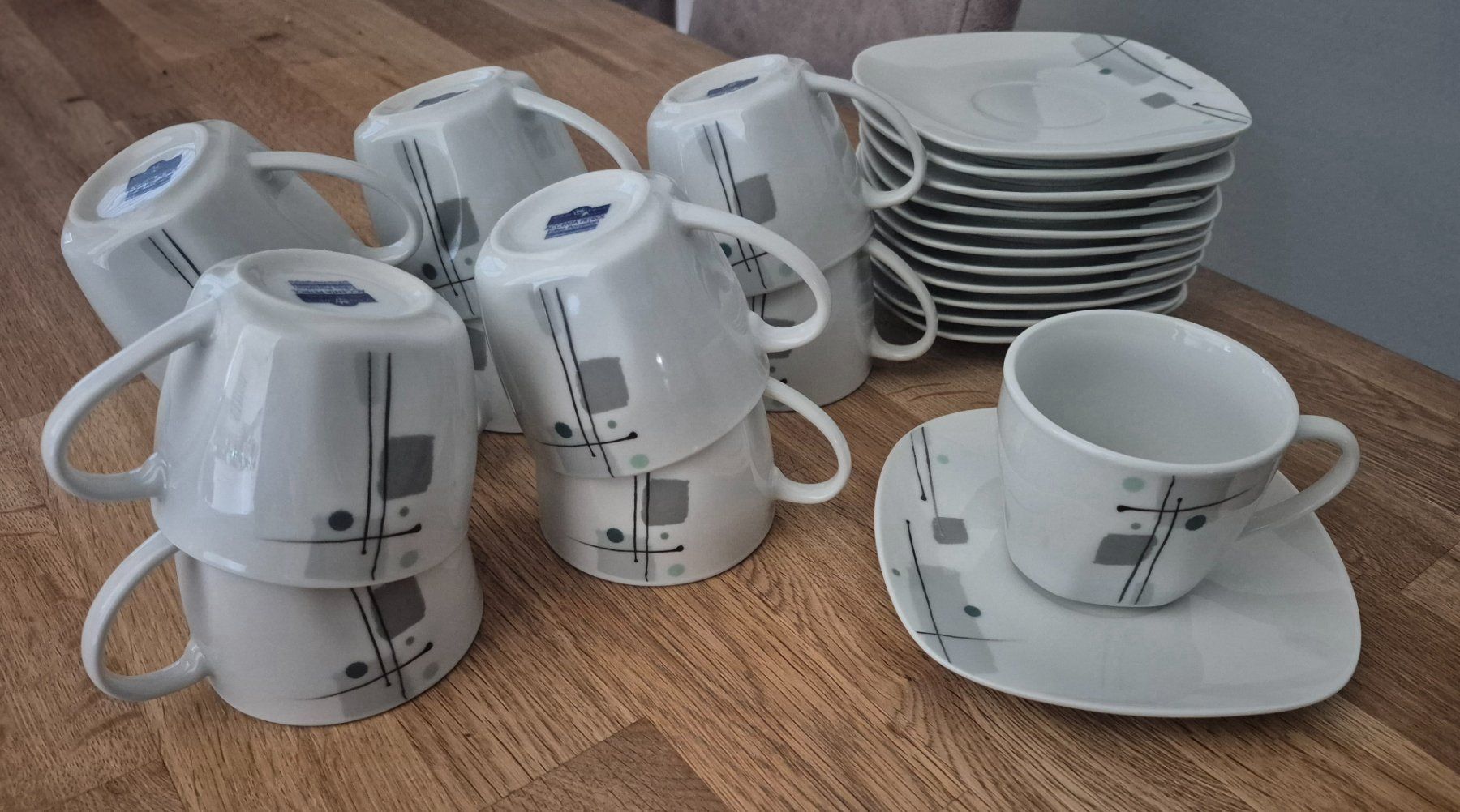 Set di piatti: Geschierrset – Usato da Samstagern venduto da 79mace21 2