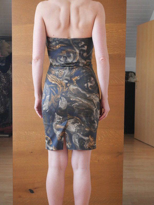 Karen Millen Robes: Robe bustier Karen Millen – Neuf (Voir description) à Bulle par Yzzie 2