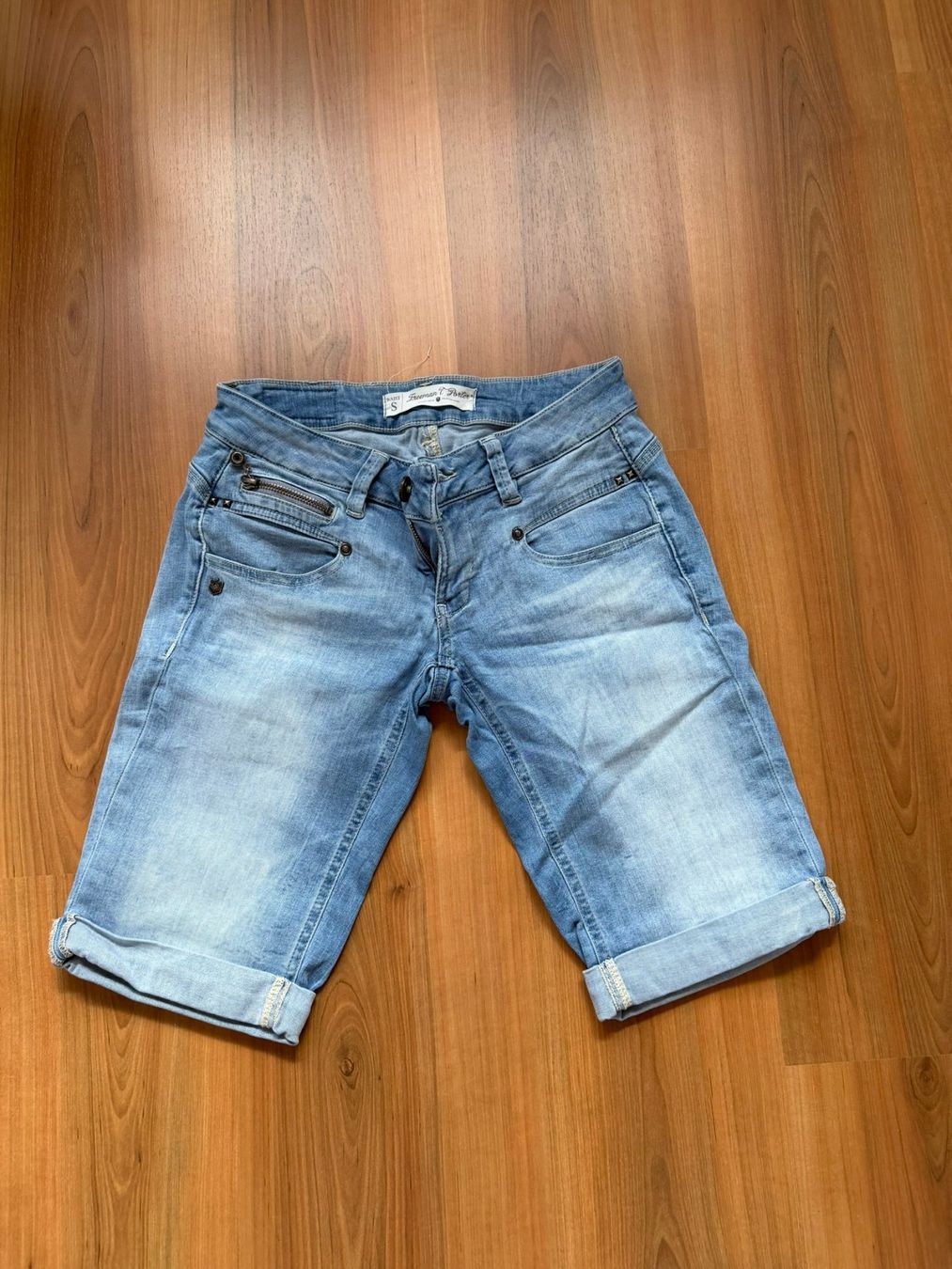 Freeman T. Porter Jeans: Freeman T-Porter Alexa, Bermudas – Usato da Burgdorf venduto da Bizeli