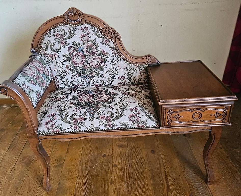 Commodes: Antikes Telefonbänkli / Sitzmöbel mit Schublade – D'occasion à Orpund par rodolfo58 1