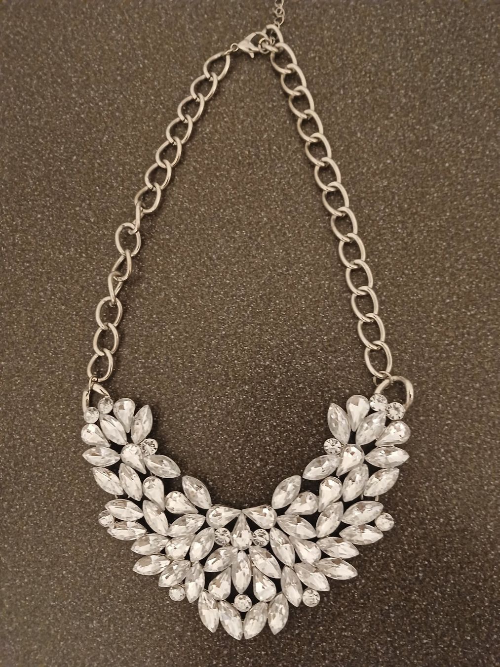 Catenine: Halskette mit Strasssteinen, neuwertig, Modeschmuck – Nuovo (secondo la descrizione) da Scherz venduto da dref