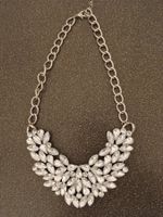 Halskette mit Strasssteinen, neuwertig, Modeschmuck