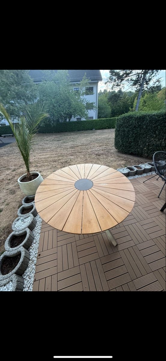 Tavoli: Schöner Runder Gartentisch – Usato da Lupfig venduto da EST.1954 2