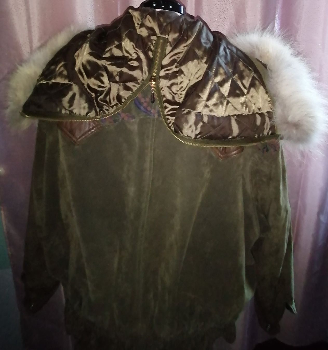 Giacche: Eyecatcher Retro Winterblouson aus Wildleder – Usato da Corcelles-près-Payerne venduto da RxOne_Krs 8