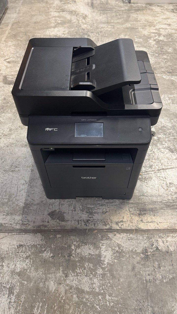 Brother Stampanti: BROTHER MFC-L5700DN Monolaser Multifunktionsdrucker – Usato da Uetendorf venduto da hun_g9ls