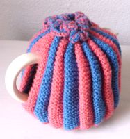 Handgestrickter Teeüberzug - Cache-théière tricoté main