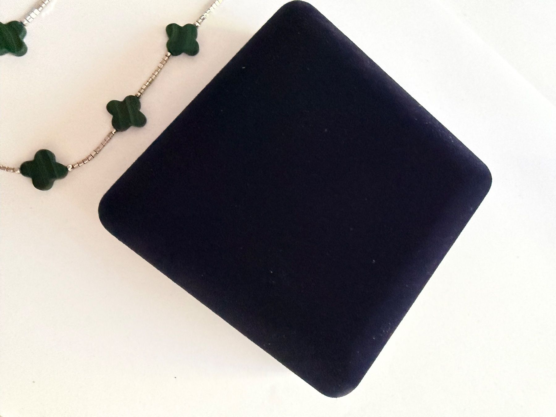 Catenine: Collier en malachite véritable et argent, trèfle, comme neuf – Nuovo (secondo la descrizione) da Neuchâtel venduto da glo_f7bp 6