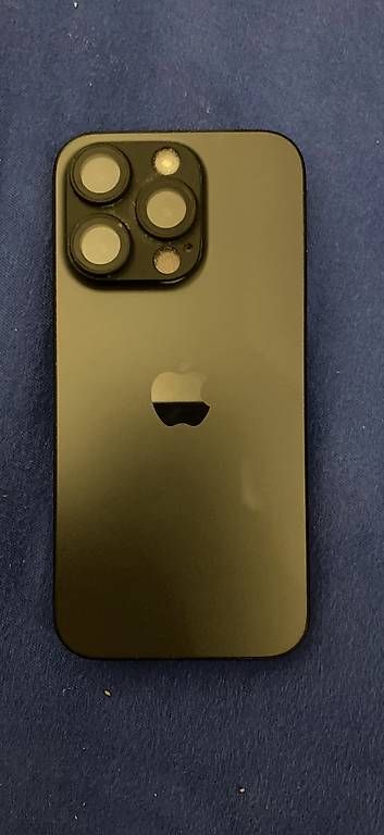 Telefoni cellulari / Smartphones: I phone 15 pro 128GB – Usato da Hinwil venduto da Bapo1976