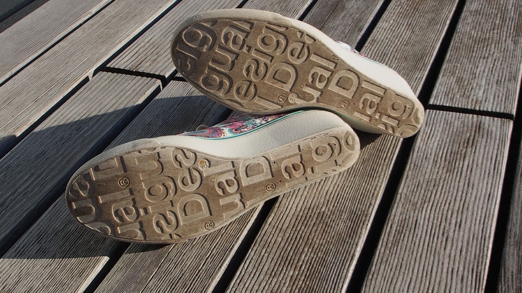 Desigual Scarpe da donna: DESIGUAL Keil Chucks / Sneaker - Gr. 38 – Usato da Büetigen venduto da Jabo 4