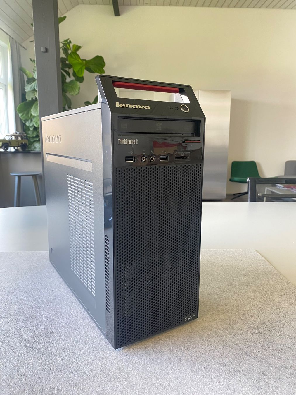 Lenovo PC: Lenovo PC mit Bildschirm & Win 11 Pro – Usato da Herrliberg venduto da Julianopie 3