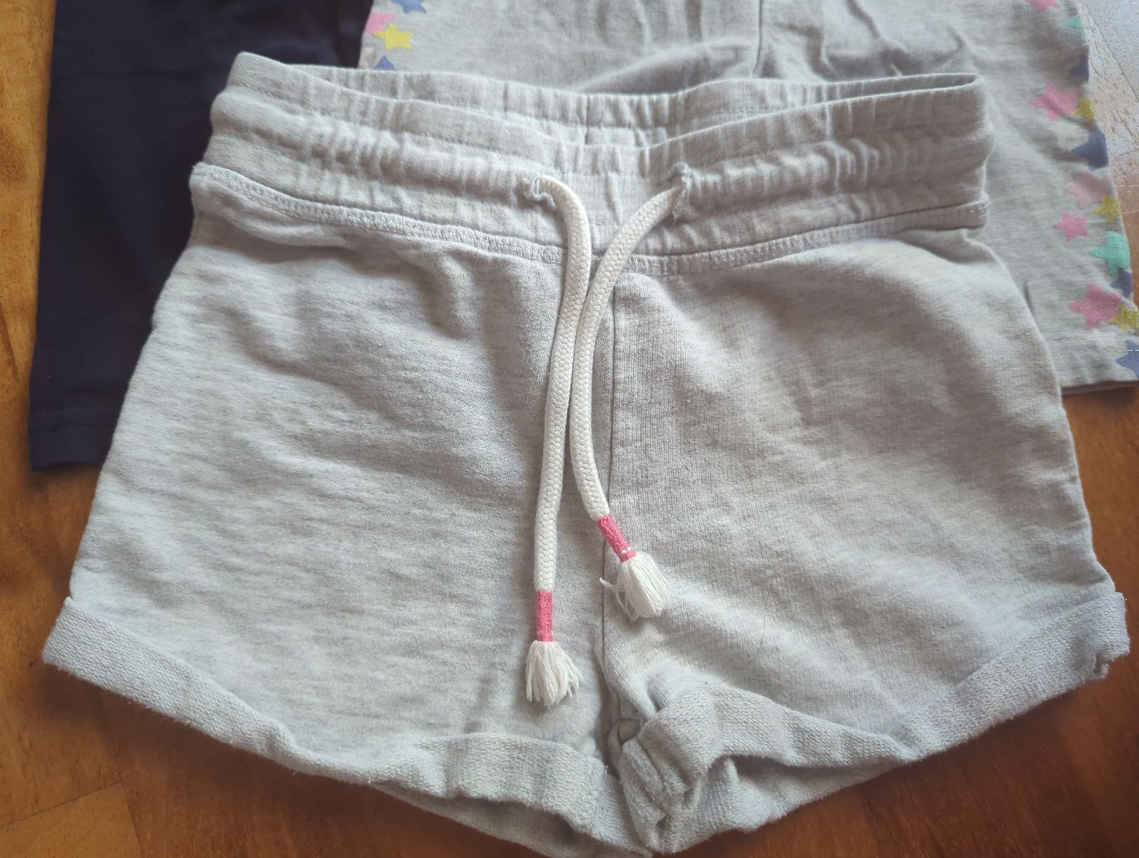Ensembles coordonnés: Shorts Gr. 110 – D'occasion à Eglisau par raf_hn2x 1