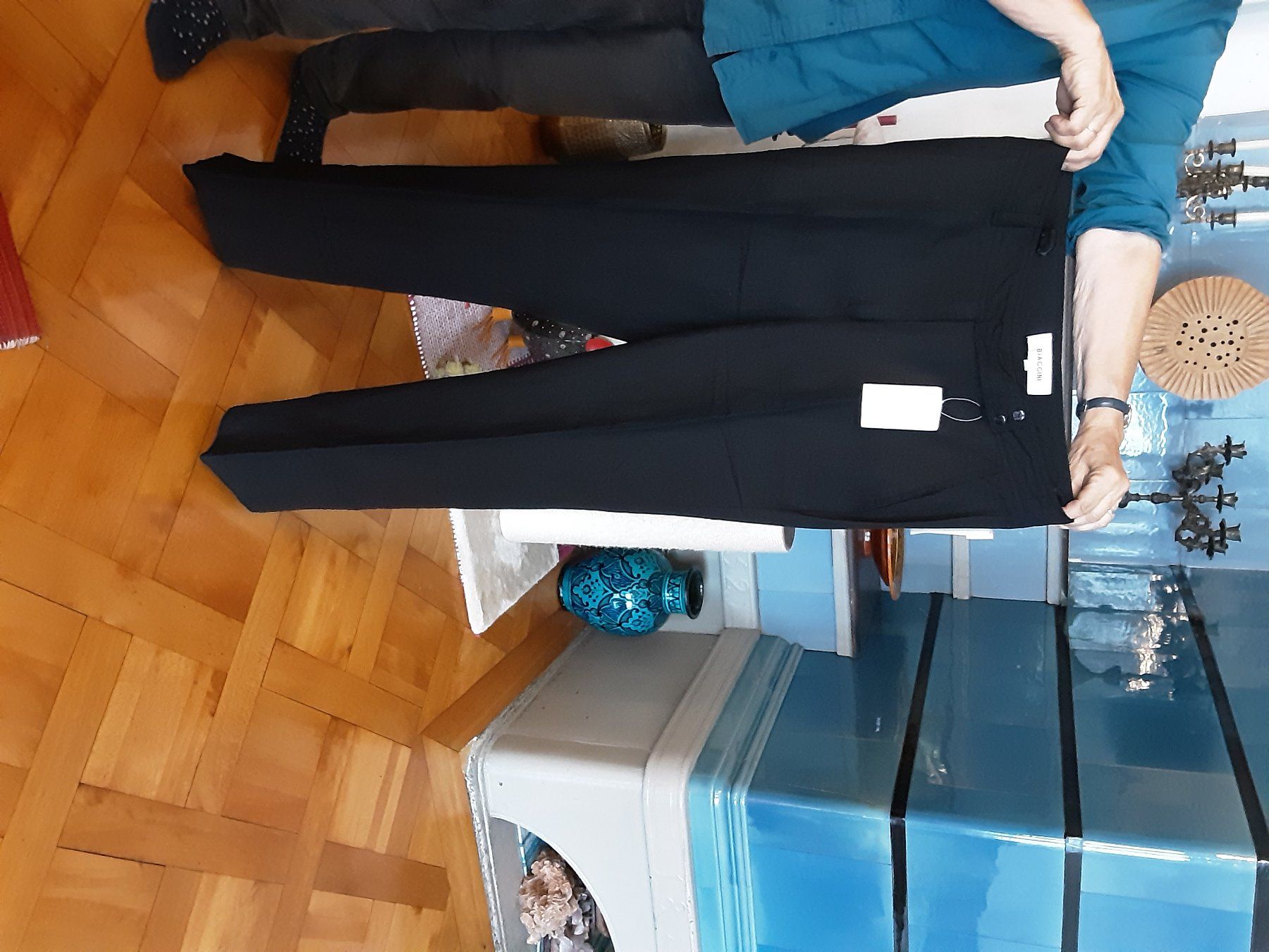 Pantaloni: Hose schwarz Grösse 44 – Nuovo e nell'imballaggio originale da Ebnat-Kappel venduto da Youssou