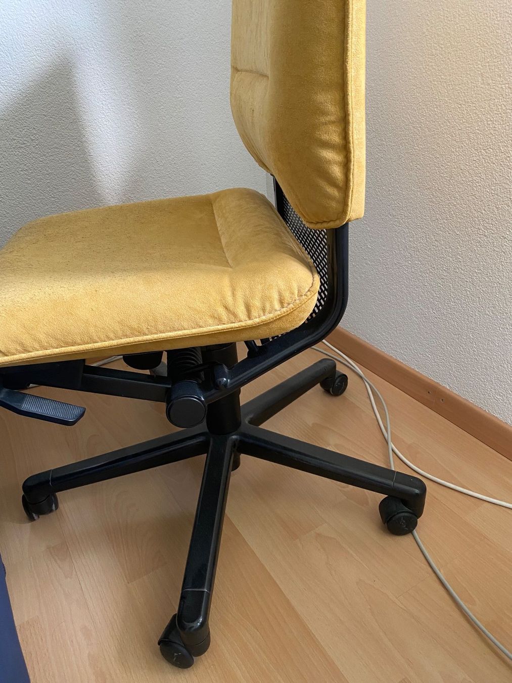 Sedie: Bürostuhl (Alcantara) – Usato da Altikon venduto da Turboprompt 2