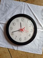 Wanduhr schwarz Quarzwerk mit Motiv Knorrli.