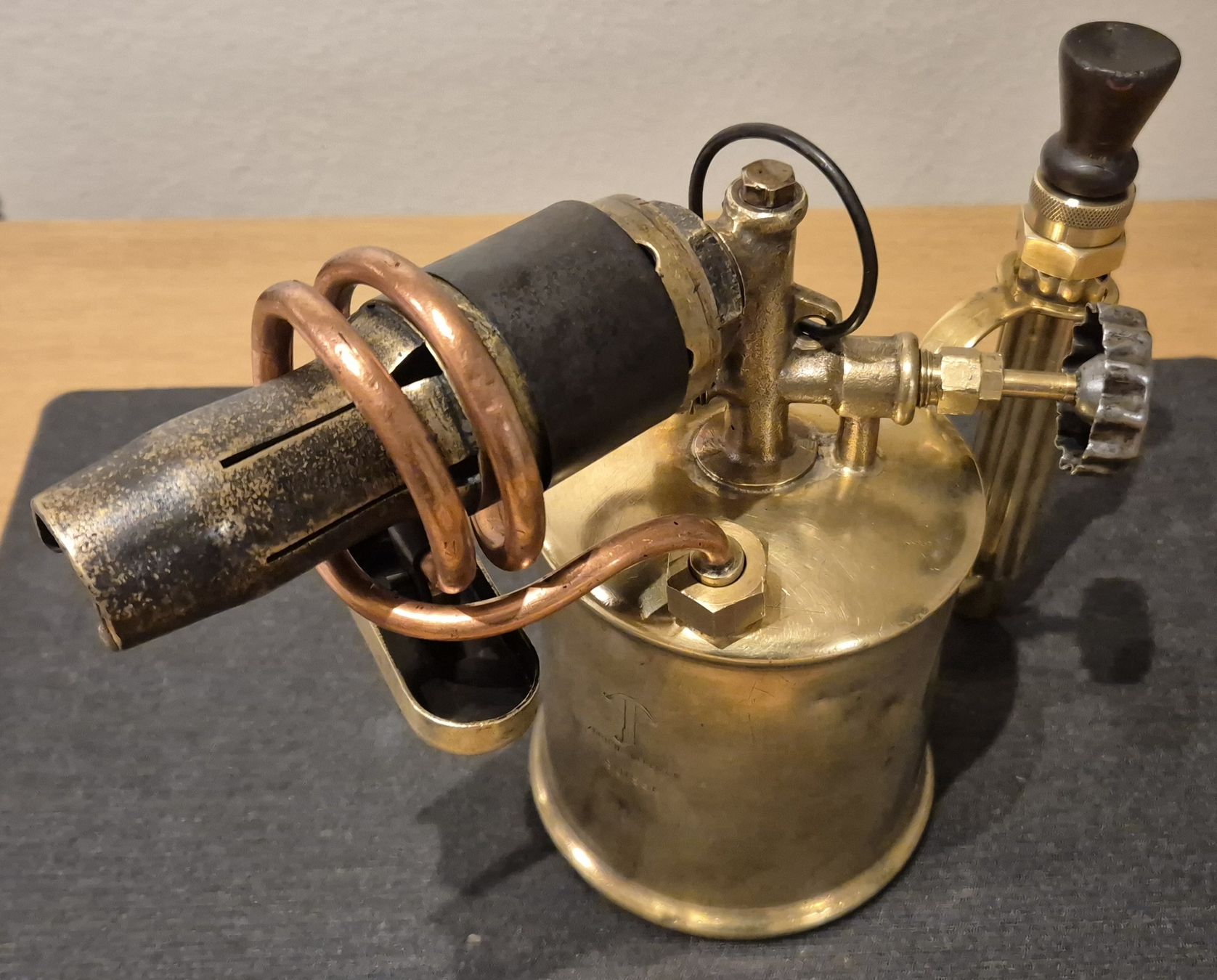 Tutti gli attrezzi: Antike schweizer Lötlampe – Usato da Au ZH venduto da Nostronomo 4