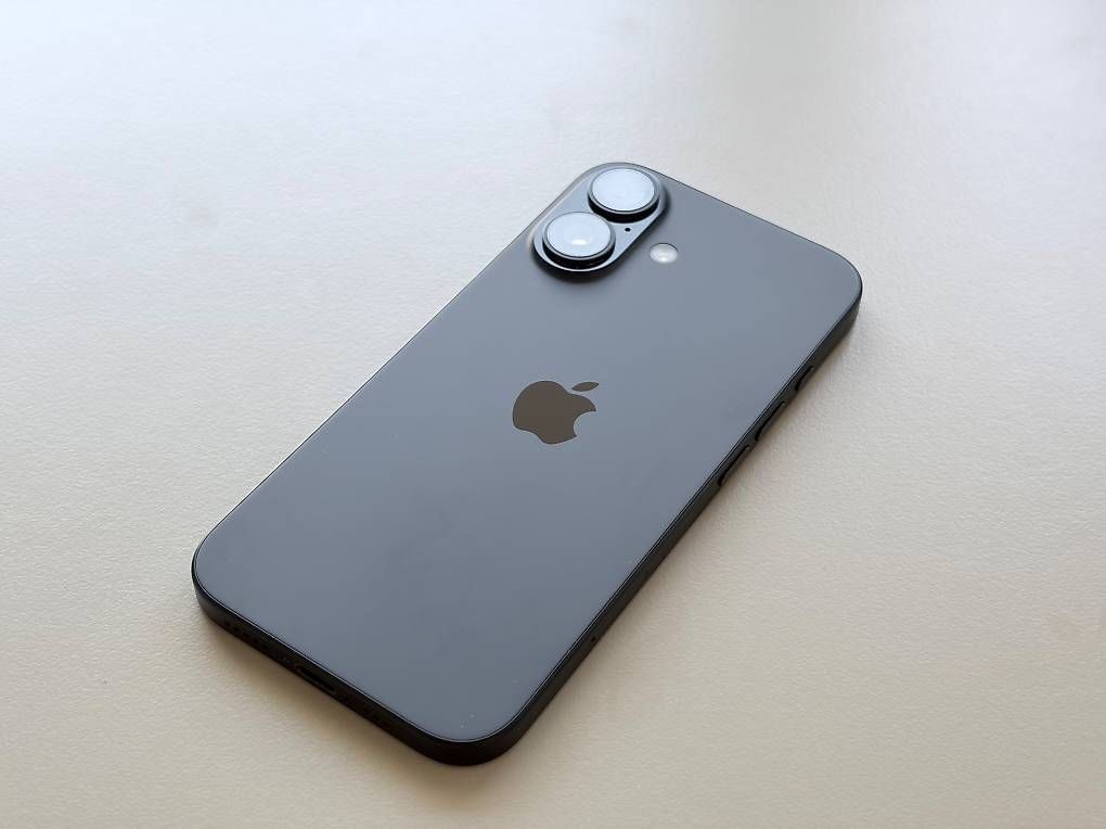 Apple Telefoni cellulari / Smartphones: iPhone 16 128GB Black - Batteria 94% – Usato da Viganello venduto da man_pyp6 1