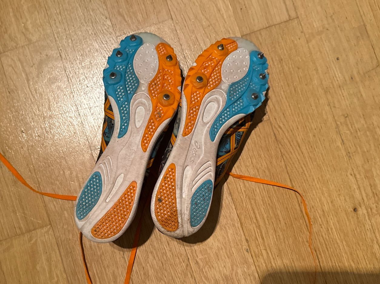 Asics Scarpe da uomo: Chaussure d’athlétisme – Usato da Le Grand-Saconnex venduto da titrac 1