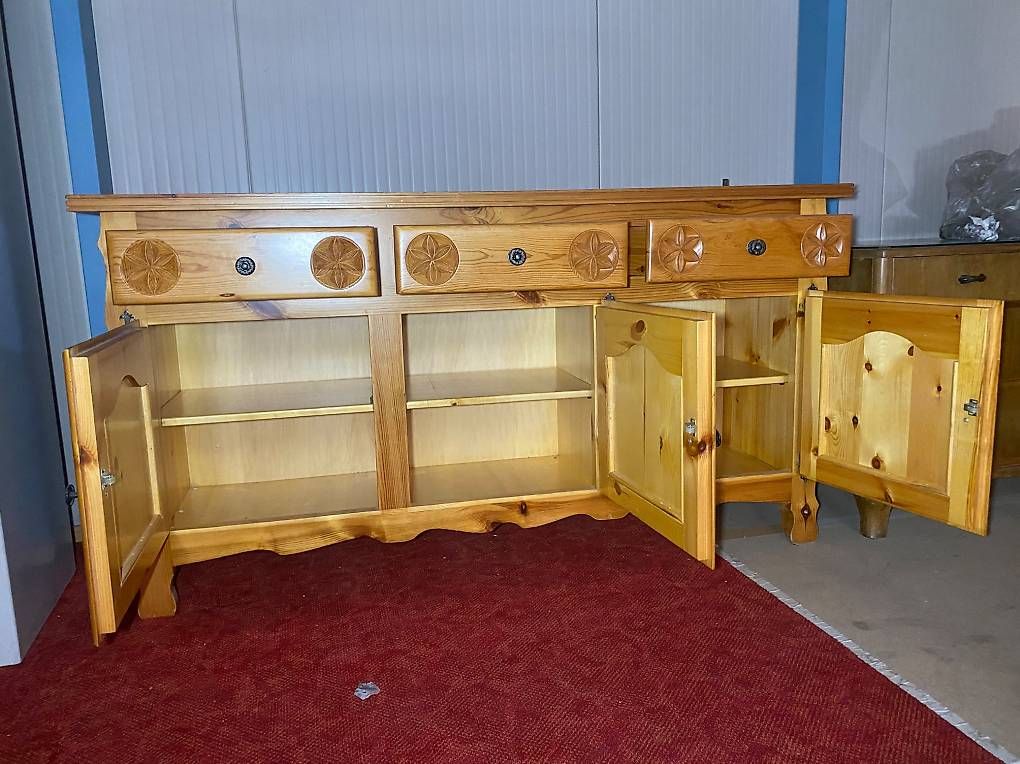 Buffets: Buffet artisanal en bois massif 3 tiroirs, 3 portes – D'occasion à Chamoson par a_laroyale 1