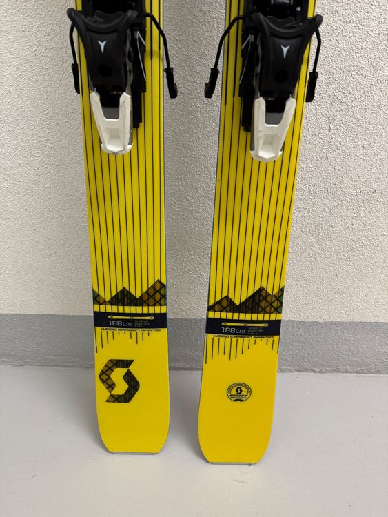 Skis Scott Slight 93 D'occasion - Bon état - Modèle Polyvalent