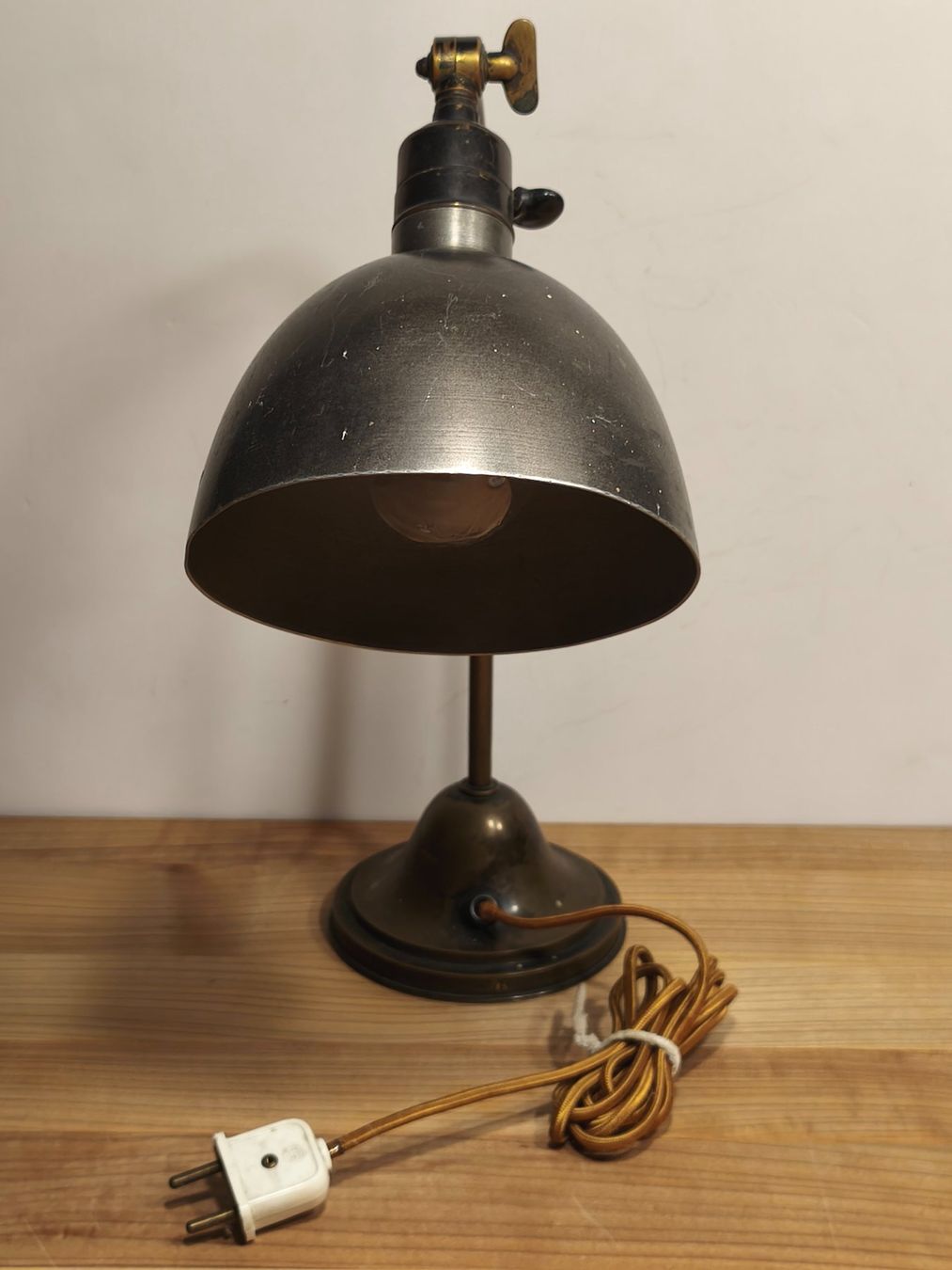 Lampade: "Bauhaus" Schreibtisch-Lampe – Usato da Wettingen venduto da DaHa90 2