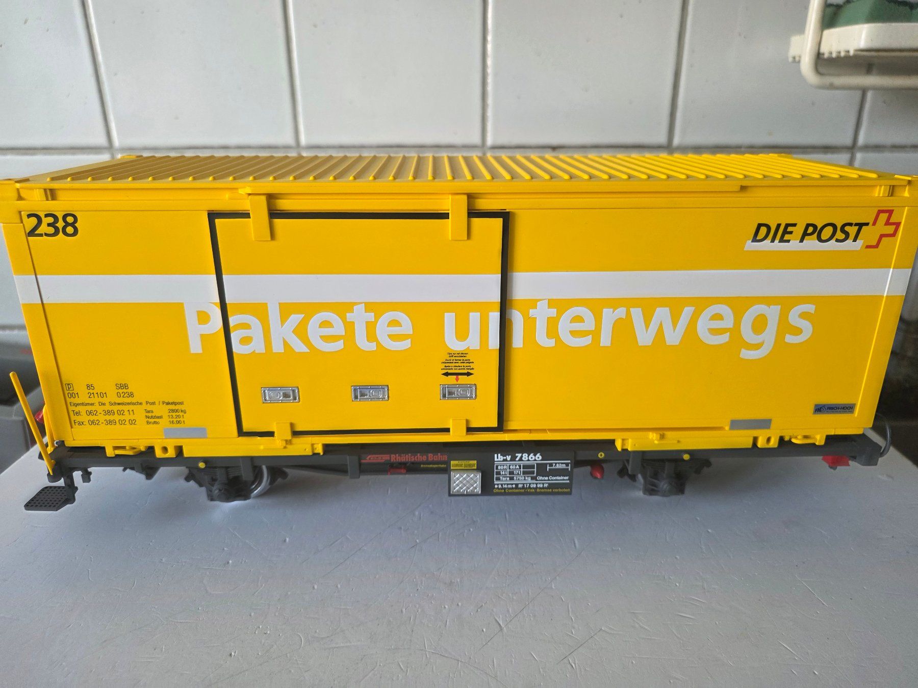 LGB Modellini di ferrovie: RhB Containertragwagen, Lb-v 7866, "Die Post" – Usato da Seuzach venduto da Loeckeli01 1