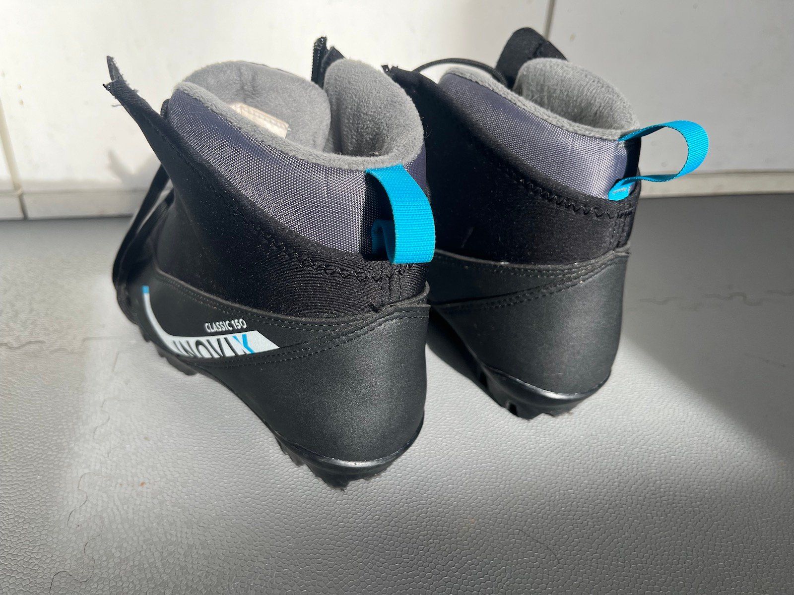 Decathlon Scarpe per ragazzi: Decathlon Kinder Langlaufschuhe Gr. 36 – Usato da Massongex venduto da thn311 2