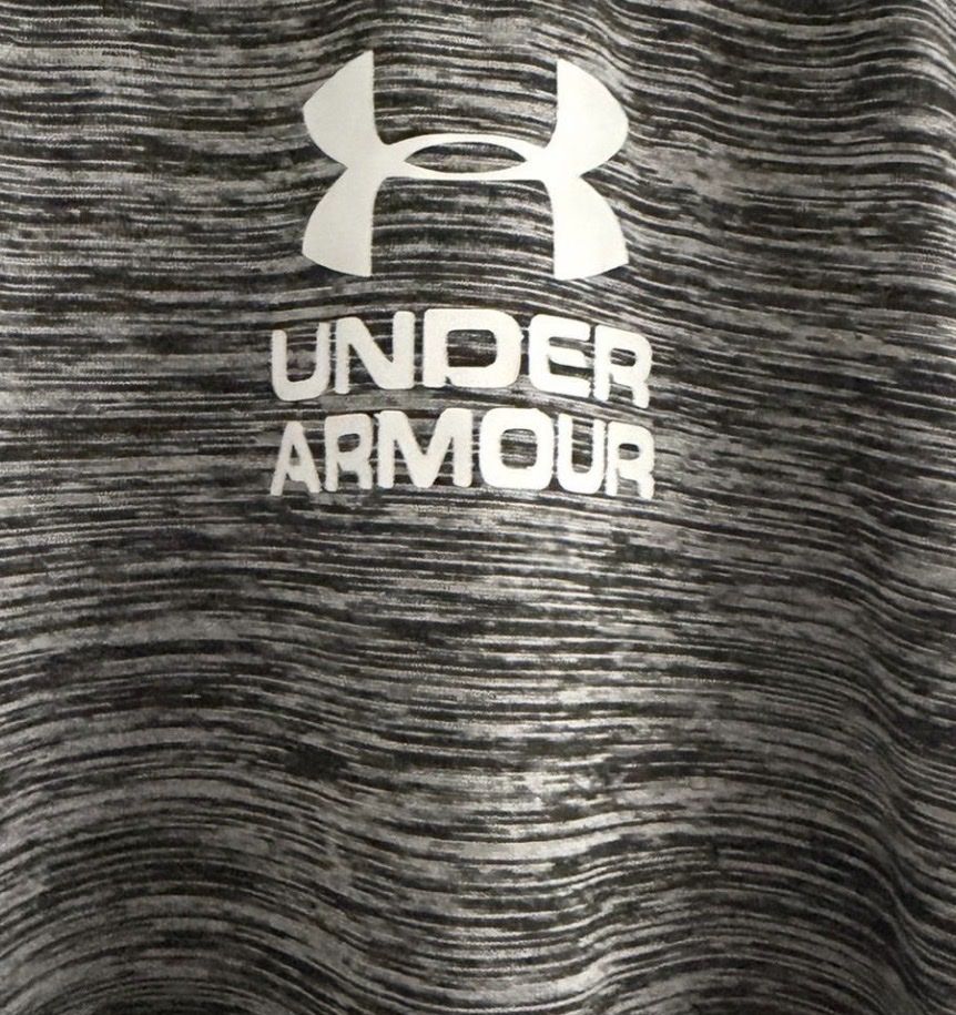 Under Armour T-shirts: Under Armour Tshirt – Neuf avec emballage d'origine à Tennwil par Zaylaaa 2