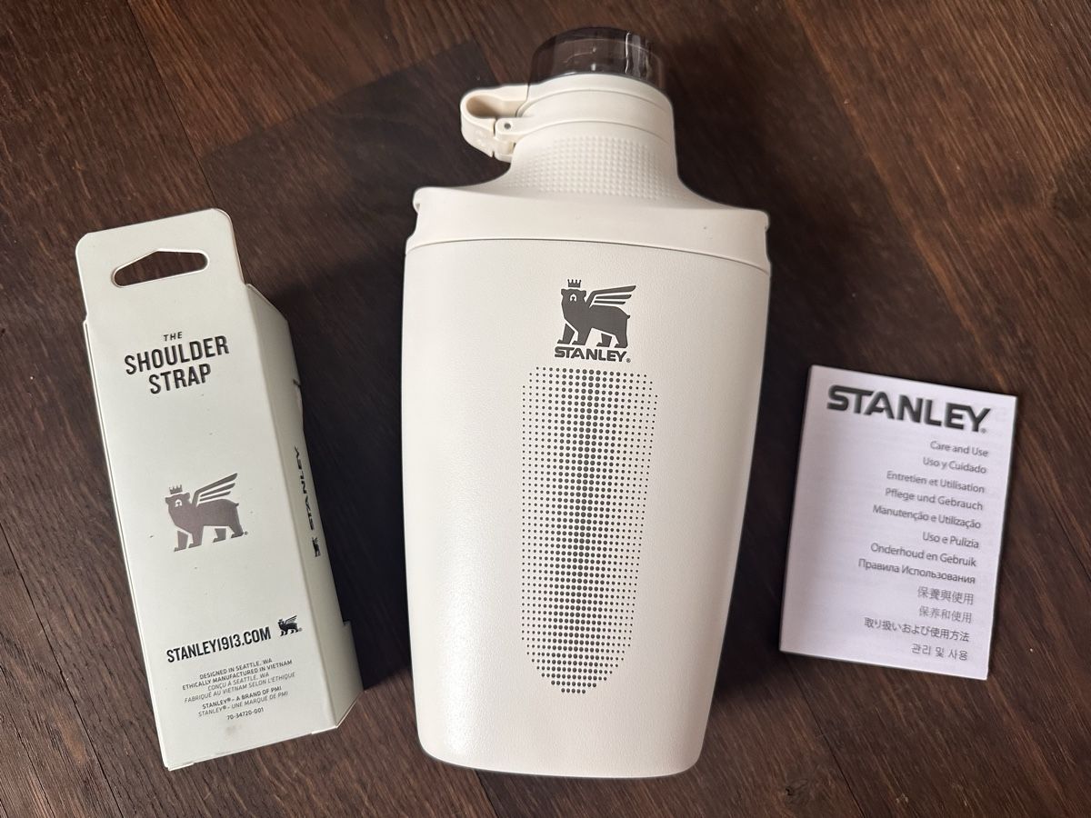 Stanley Borracce & Thermos: Original Stanley Cup Cross Bottle 680ml neu, OVP – Nuovo (secondo la descrizione) da Zollikon venduto da into-the-west 3
