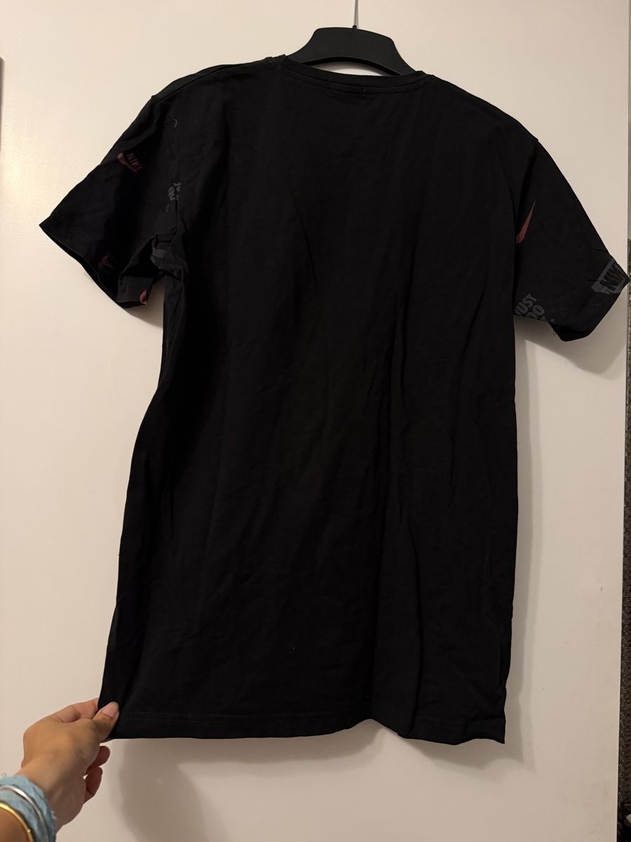 Nike T-shirt: Nike Tshirt  – Usato da Obfelden venduto da tan_9lj9 1