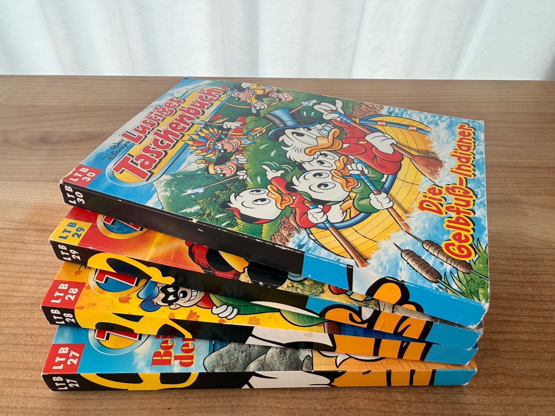 Fumetti: Lustiges Taschenbuch 27 bis 30 – Usato da Winterthur venduto da Nangooblu