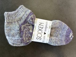 selbstgestrickte Socken sneackers